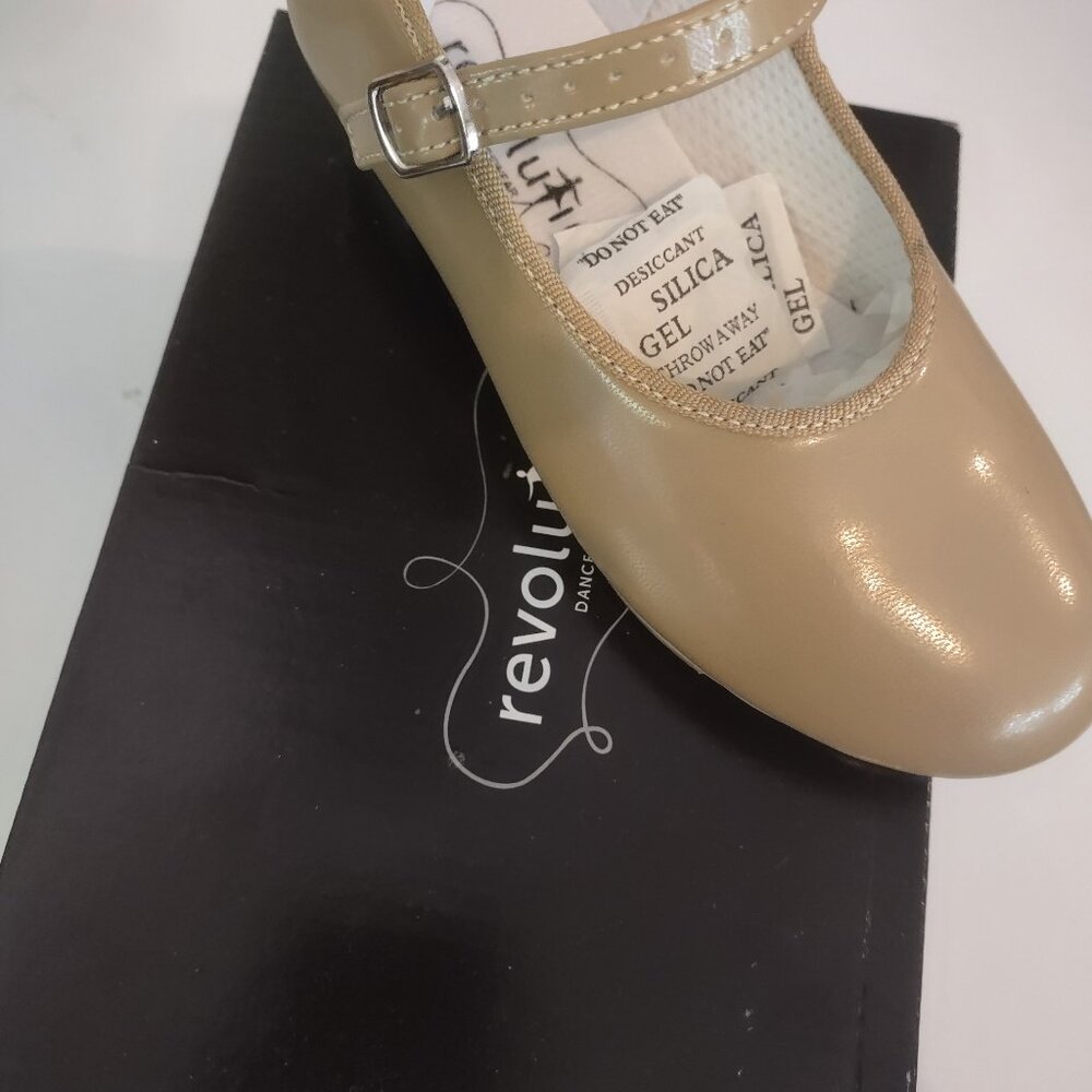 Revolution tap shoes size 1.5 little girls
